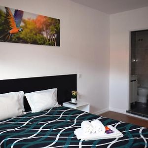 Budget Kamer met een King Size Bed